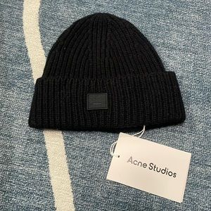 NWT Acne Studios Kids Face beanie